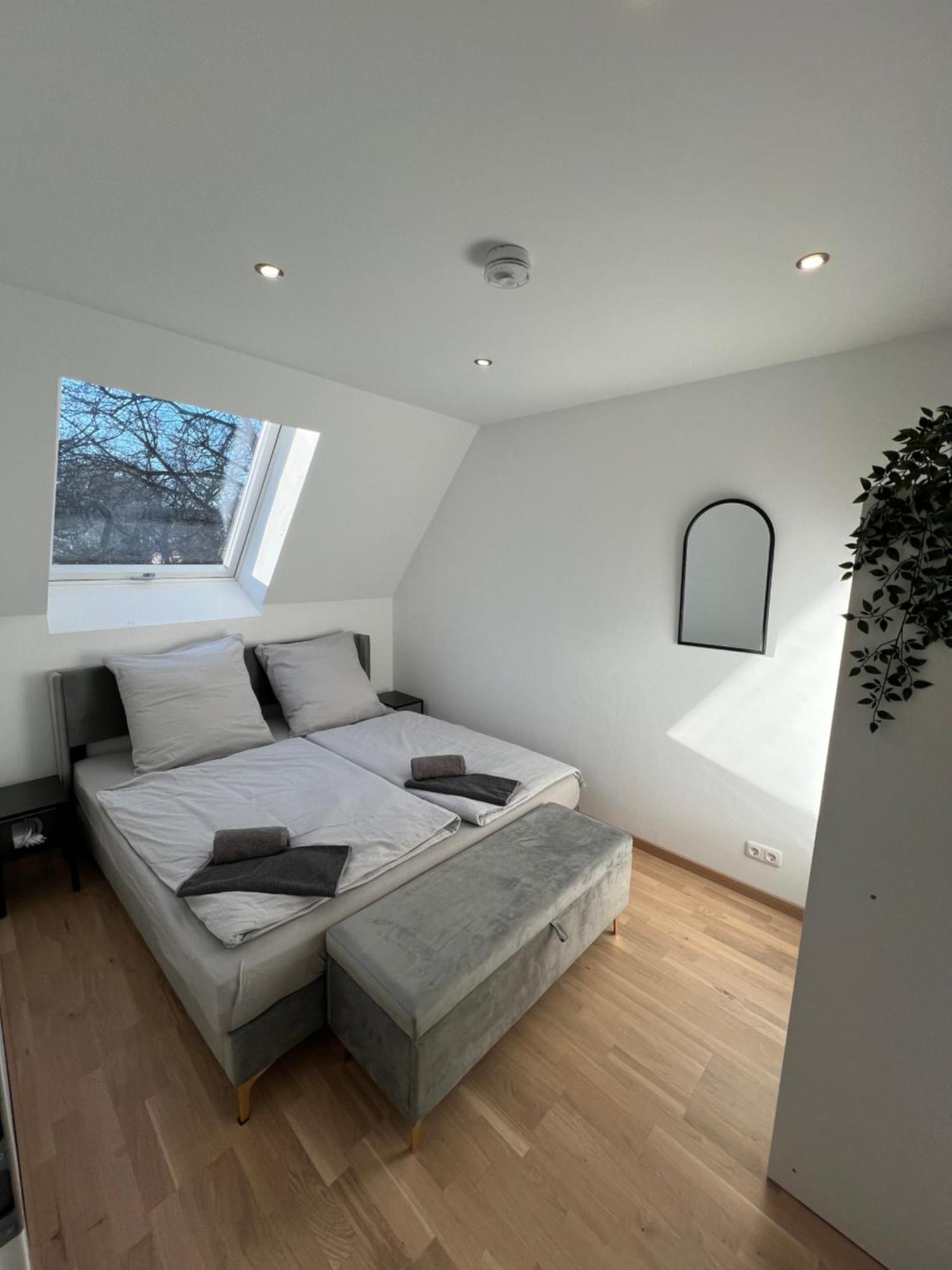 Moderne Wohnung Karlsruhe Neureut, Fussbodenheizung - Regendusche - Waschmaschine - Stellplatz Kültér fotó
