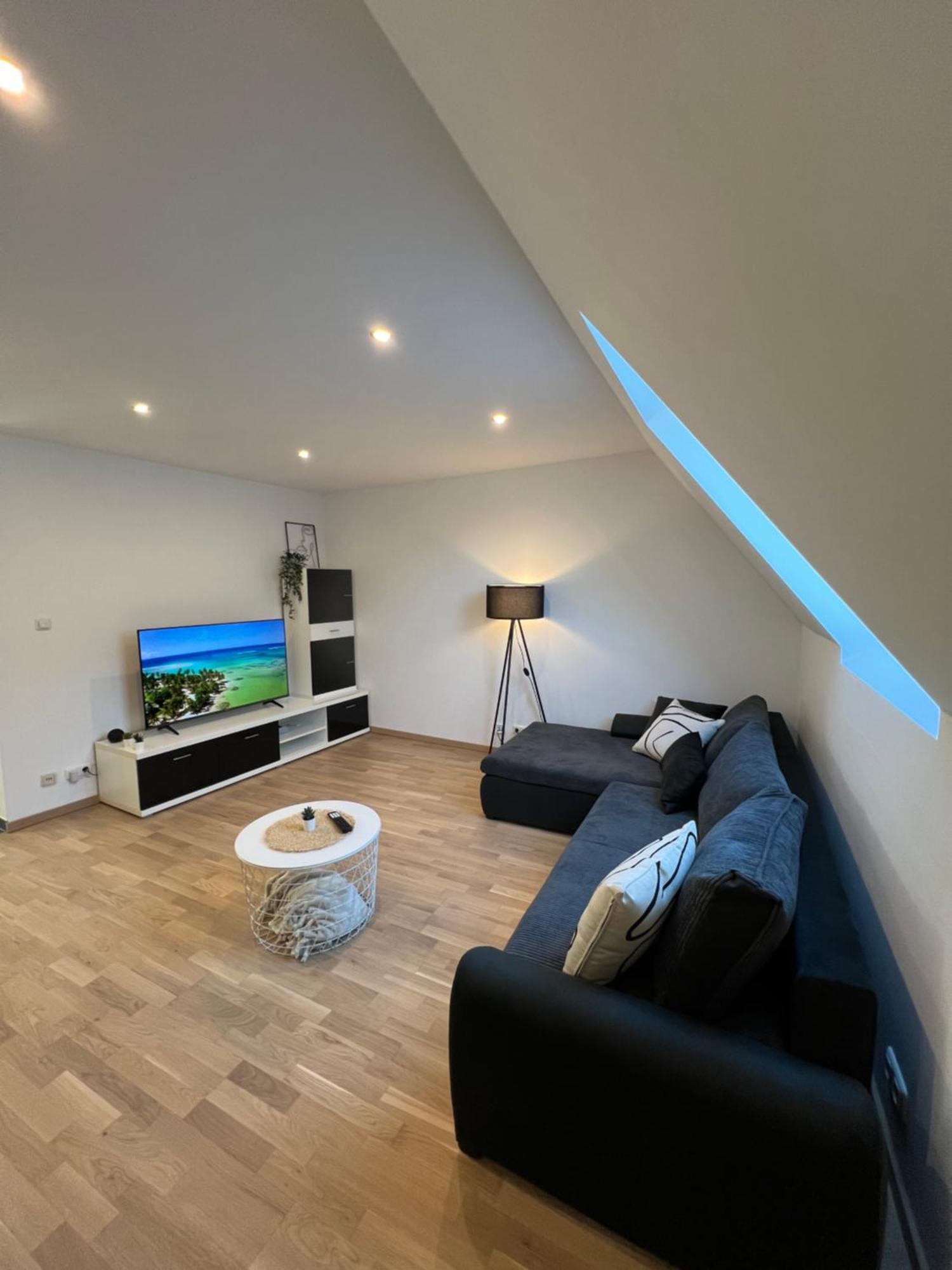 Moderne Wohnung Karlsruhe Neureut, Fussbodenheizung - Regendusche - Waschmaschine - Stellplatz Kültér fotó
